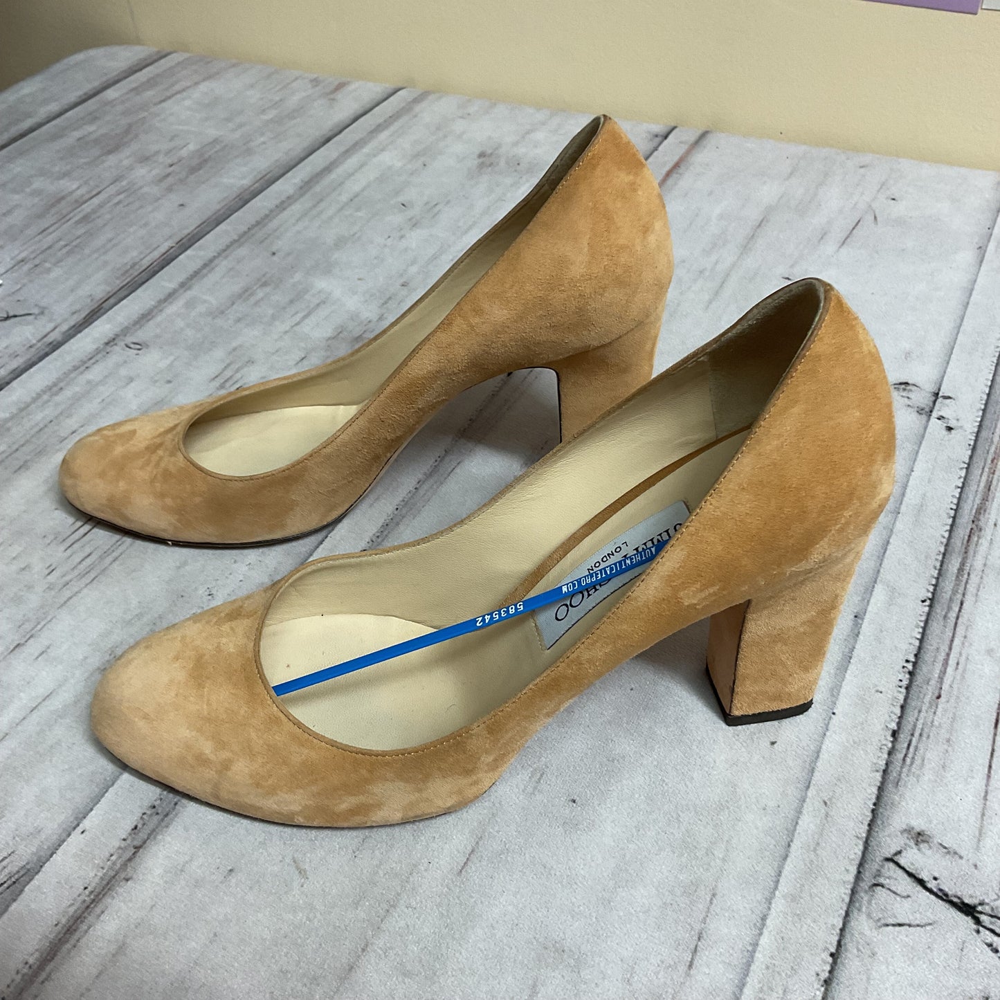 Shoes Luxury Designer By Jimmy Choo In Tan, Size: 39.5