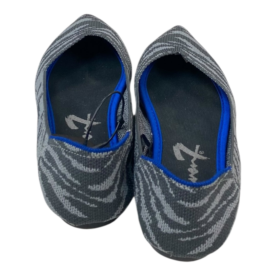 Shoes Flats By Seven 7 In Grey, Size:7