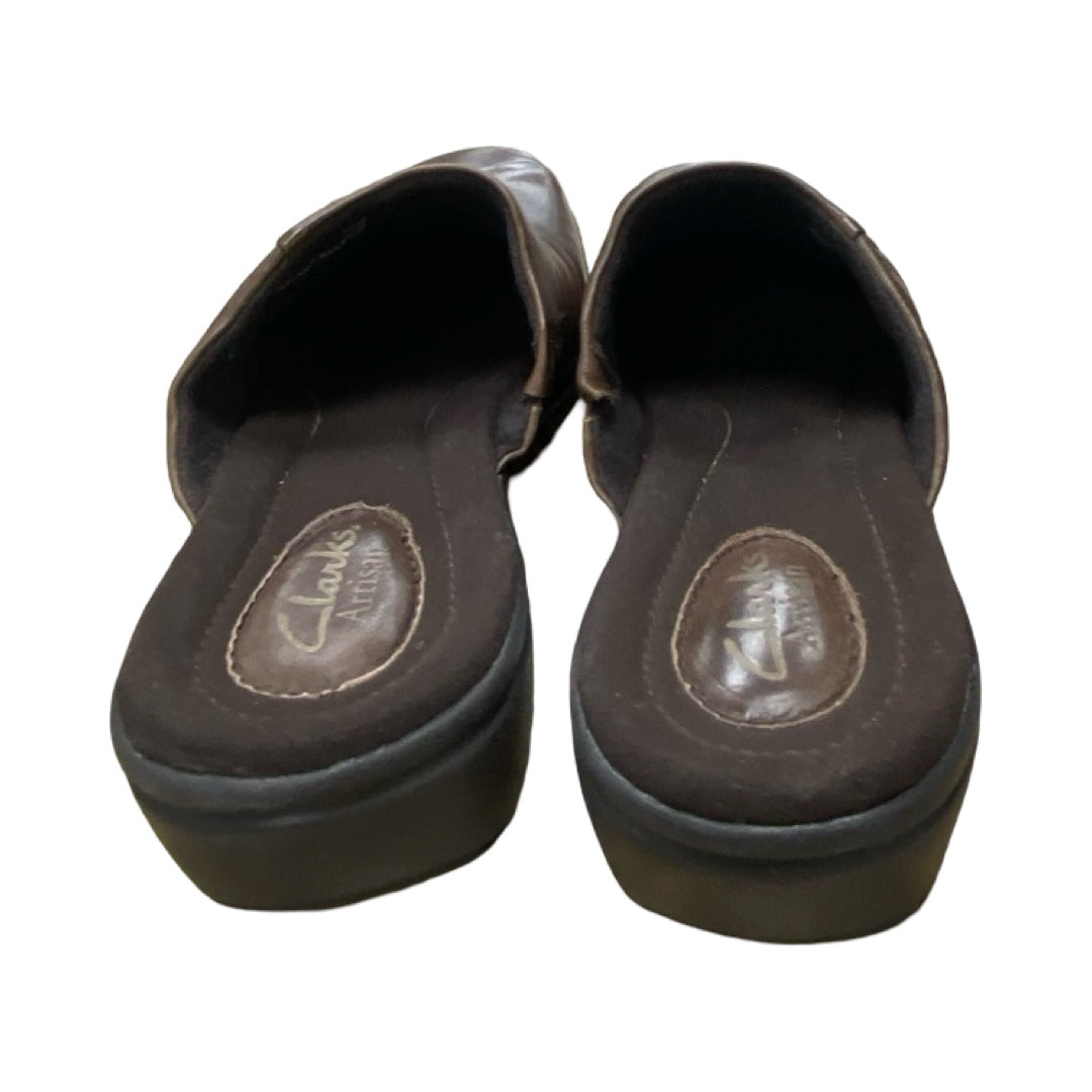 Shoes Flats By Clarks In Brown, Size:9