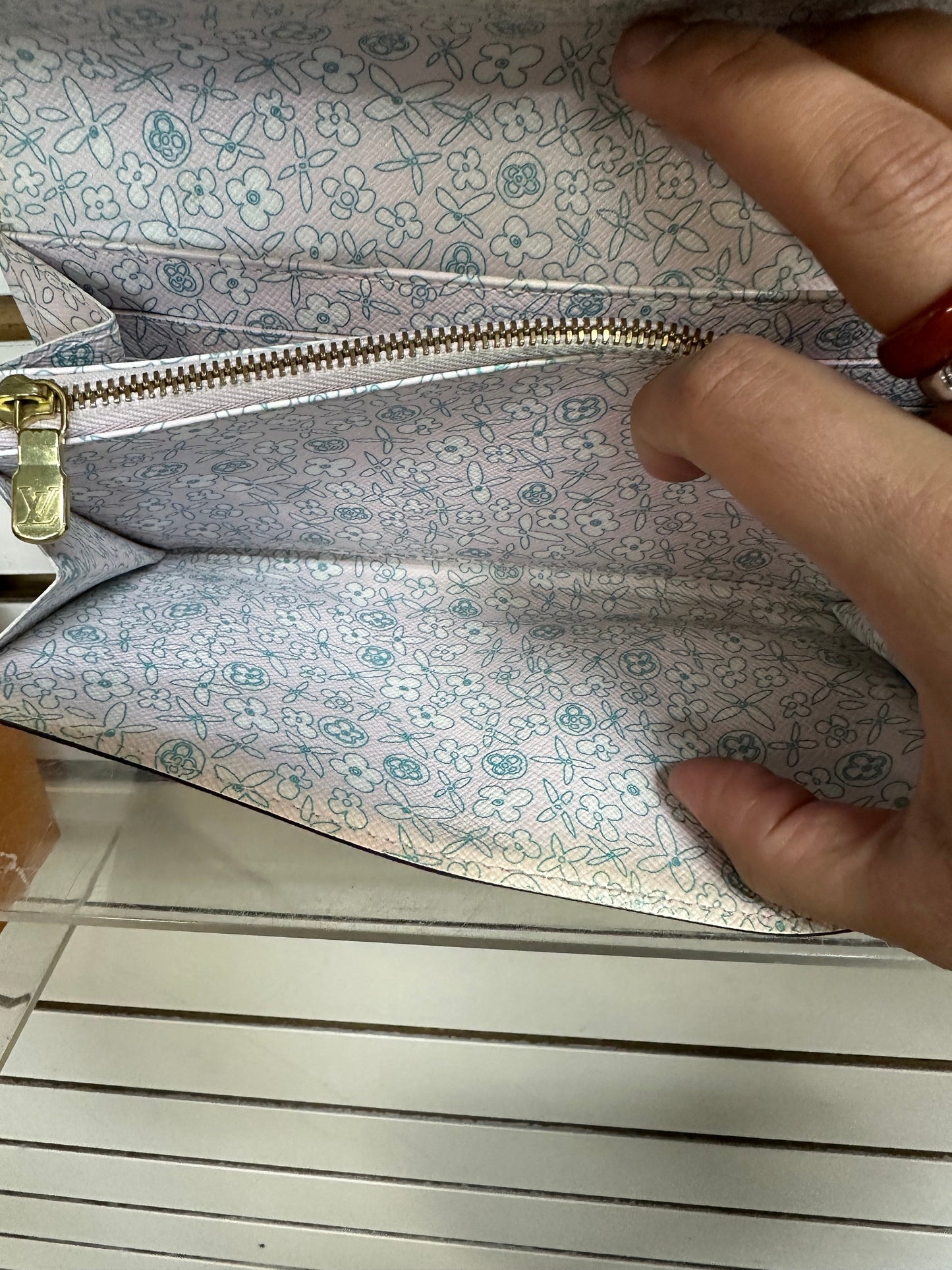 Wallet Luxury Designer By Louis Vuitton, Size: Medium