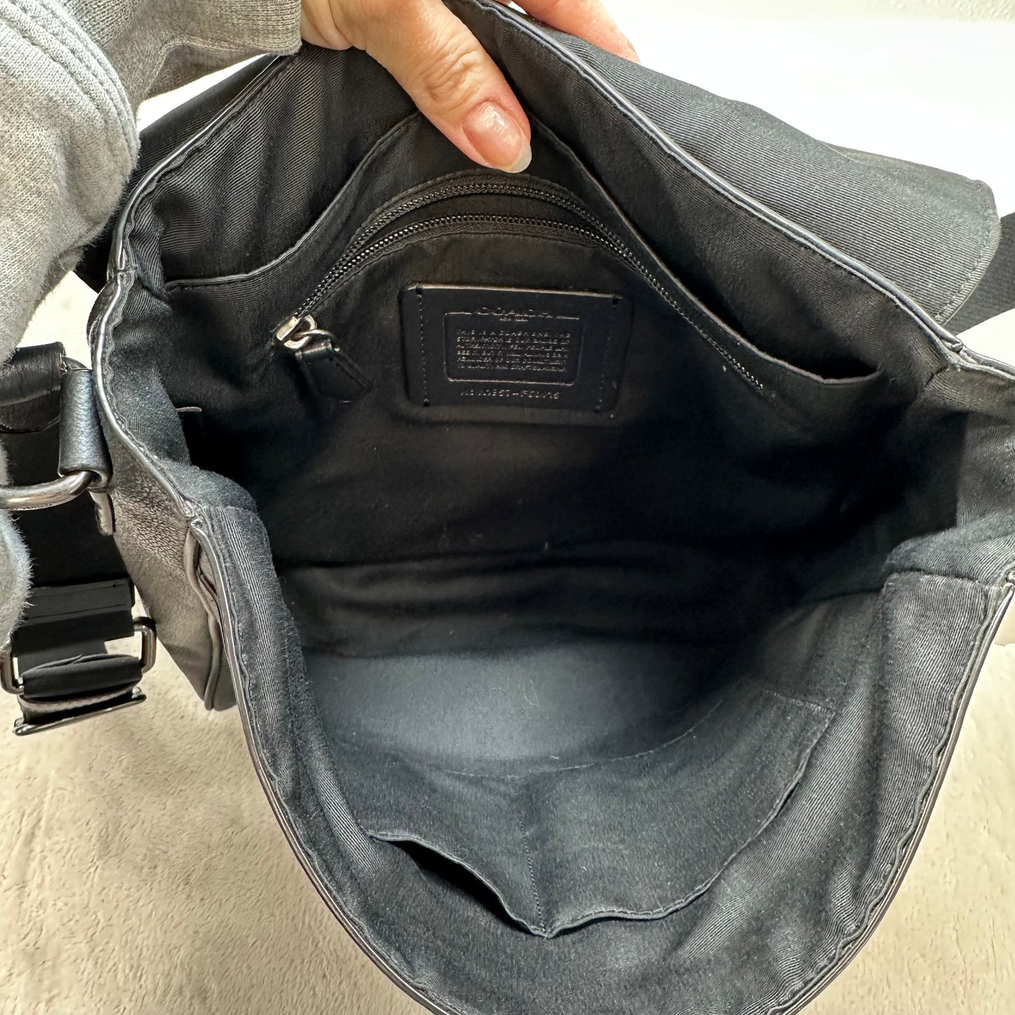 Houston map messenger leather Crossbody Designer By Coach, Size: Medium