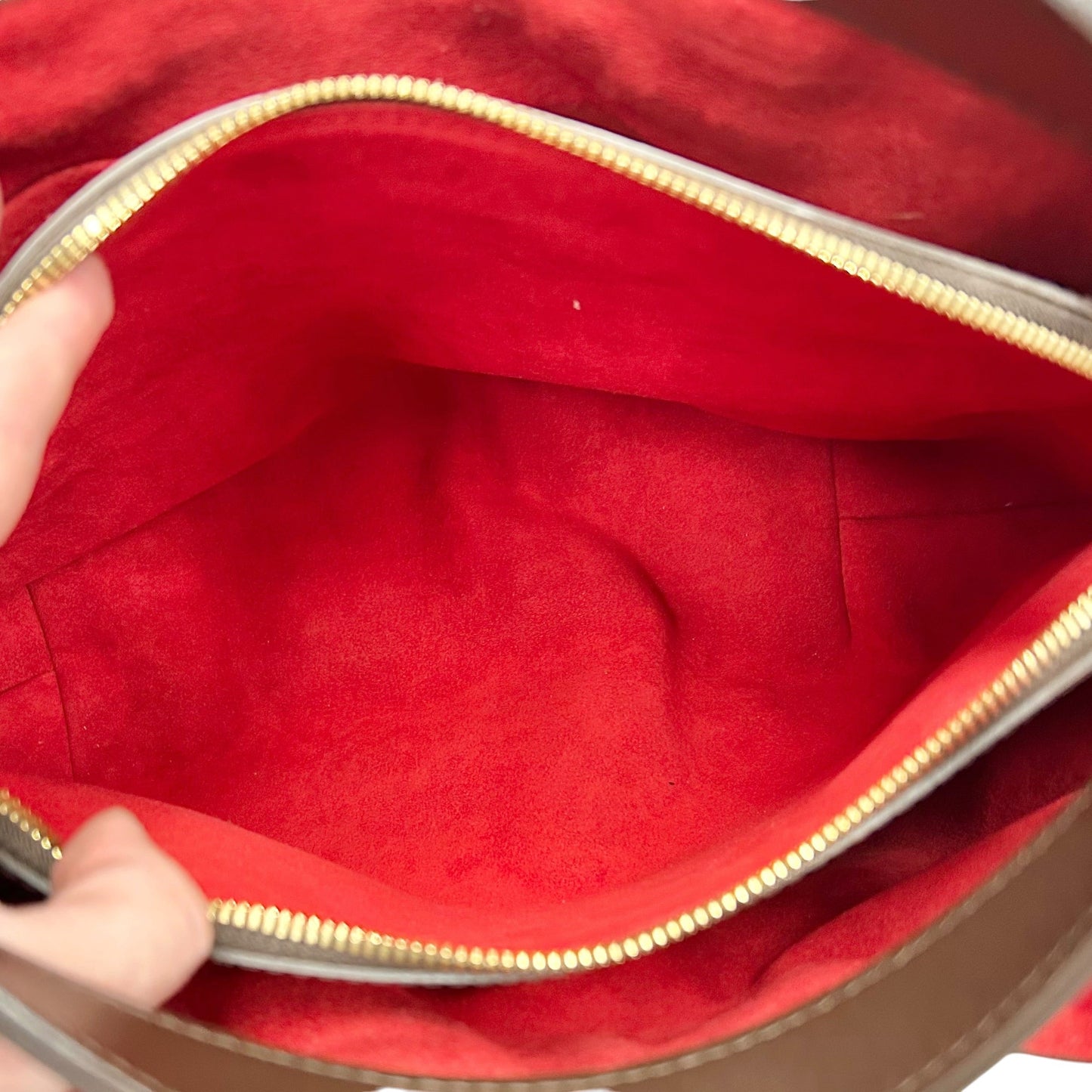 Handbag Luxury Designer By Louis Vuitton, Size: Medium