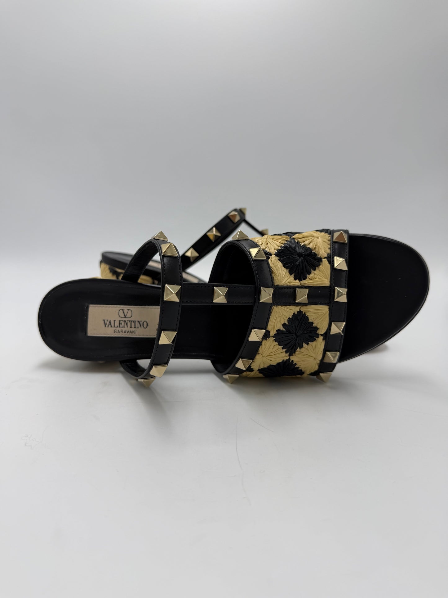 Valentino-Garavani Rockstud Raffia Luxury Heels , Size: 8 (38)