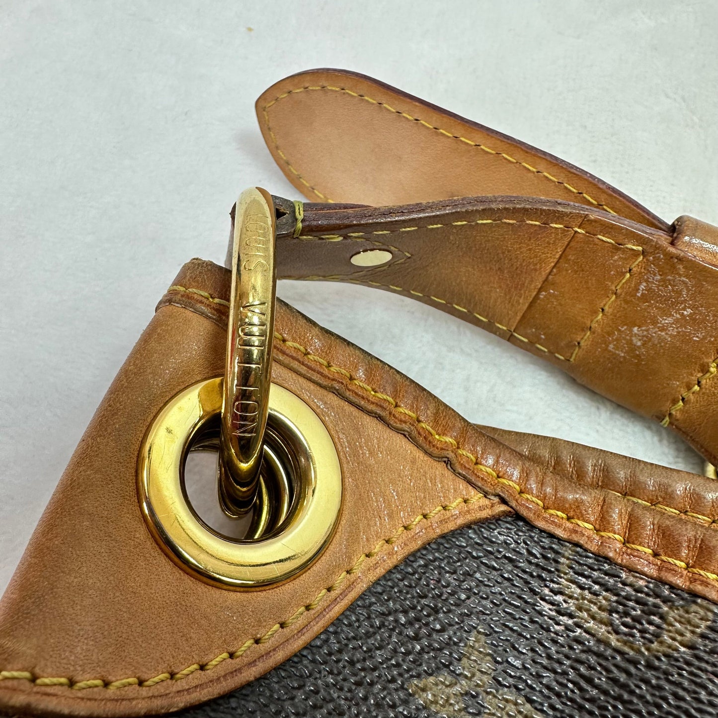 Galleria Handbag Luxury Designer By Louis Vuitton, Size: Medium