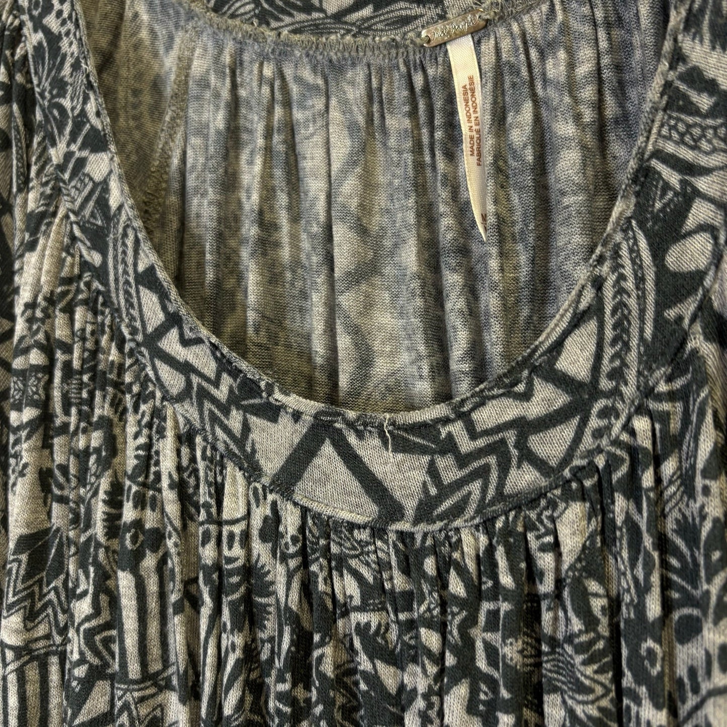 Top Long Sleeve By Free People In Teal, Size: M