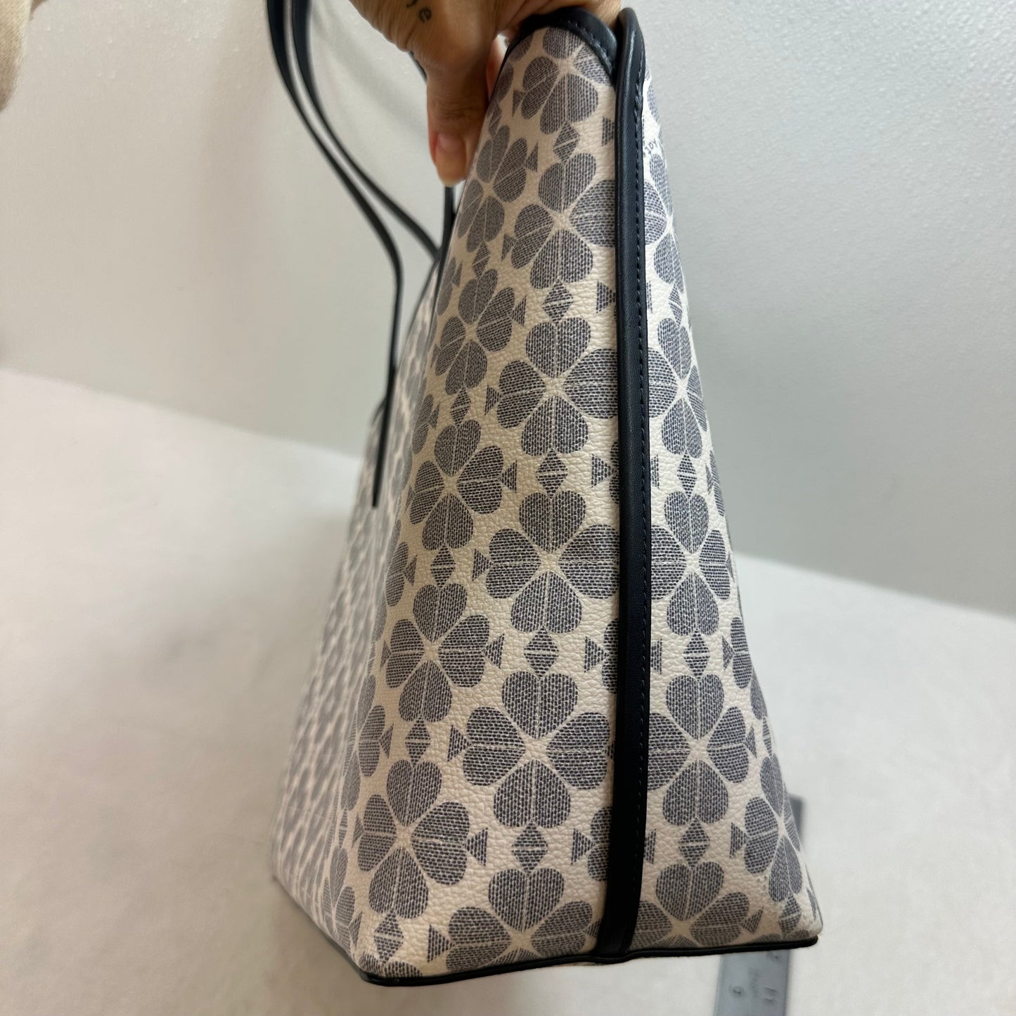 Handbag Designer By Kate Spade, Size: Large