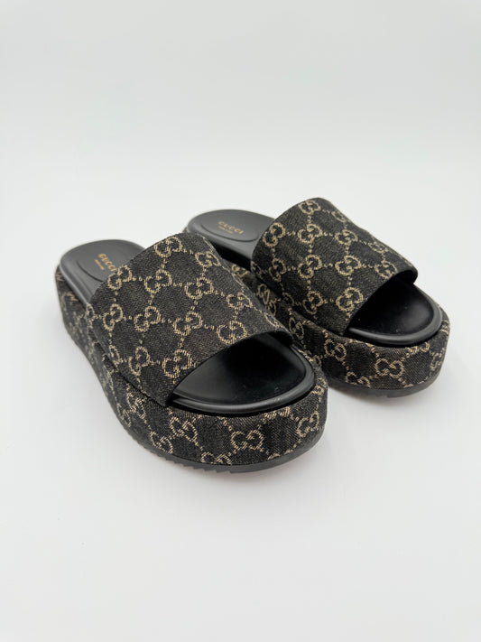 Sandals Luxury Designer By Gucci In Black & Cream, Size:10