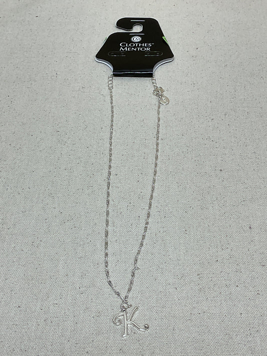 Necklace Charm By Clothes Mentor In Silver