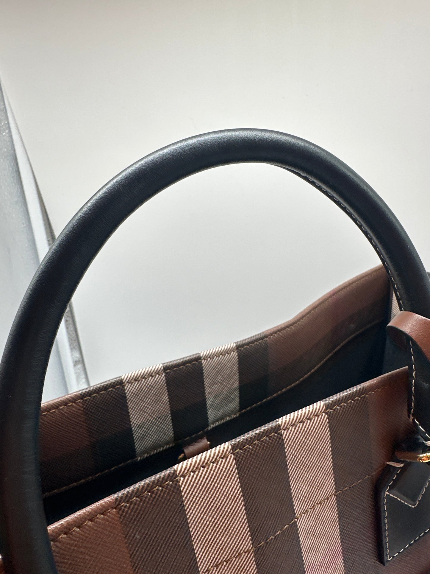 Handbag Luxury Designer By Burberry, Size: Large