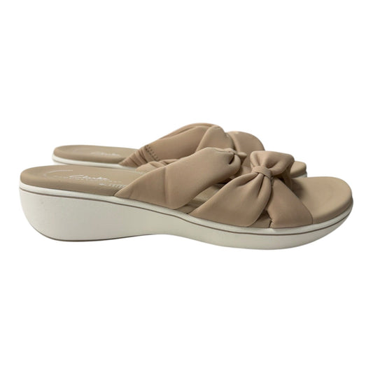 Sandals Flats By Clarks In Cream, Size:6.5