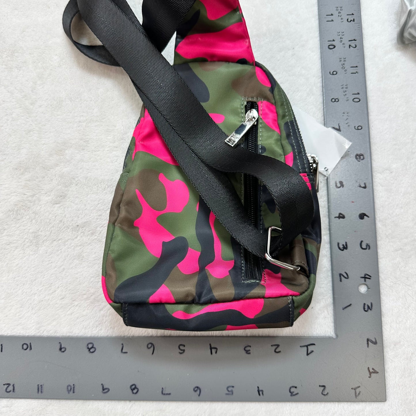 Crossbody Designer By Sondra Roberts, Size: Small