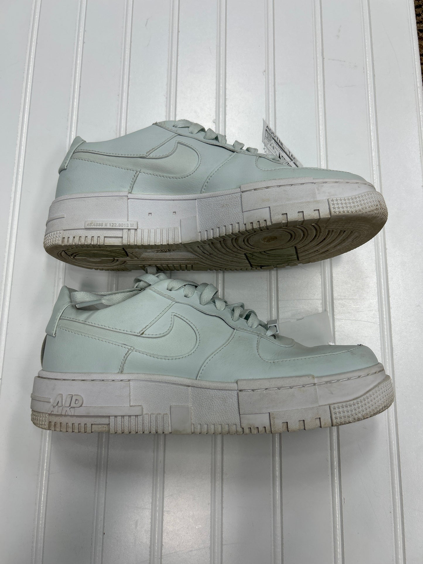Shoes Sneakers By Nike In Green, Size:9.5 As Is