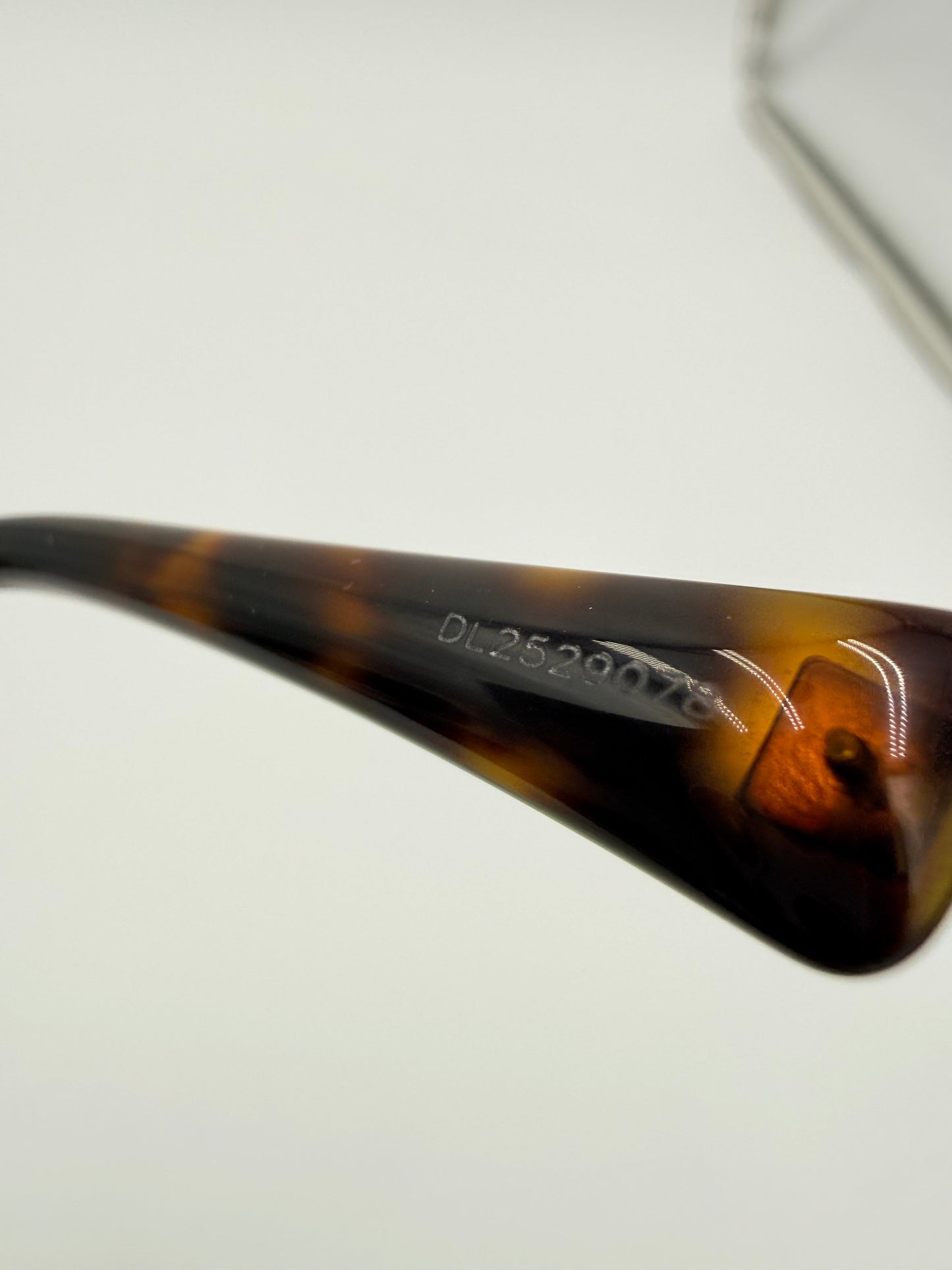 Sunglasses Designer By Valentino-mario