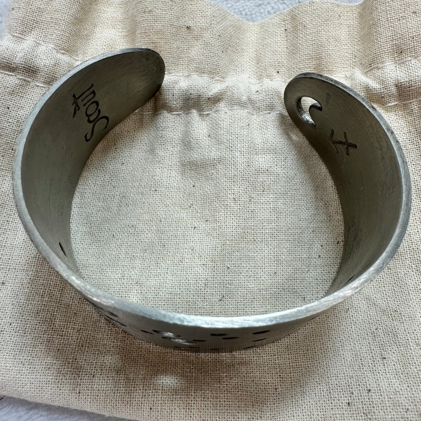 Bracelet cuff By Scout, Size: