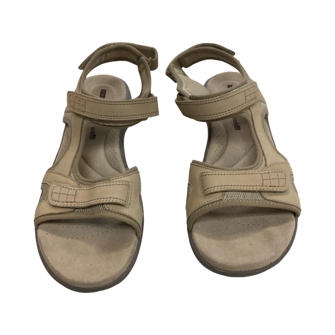Sandals Flats By Clarks In Tan, Size:10