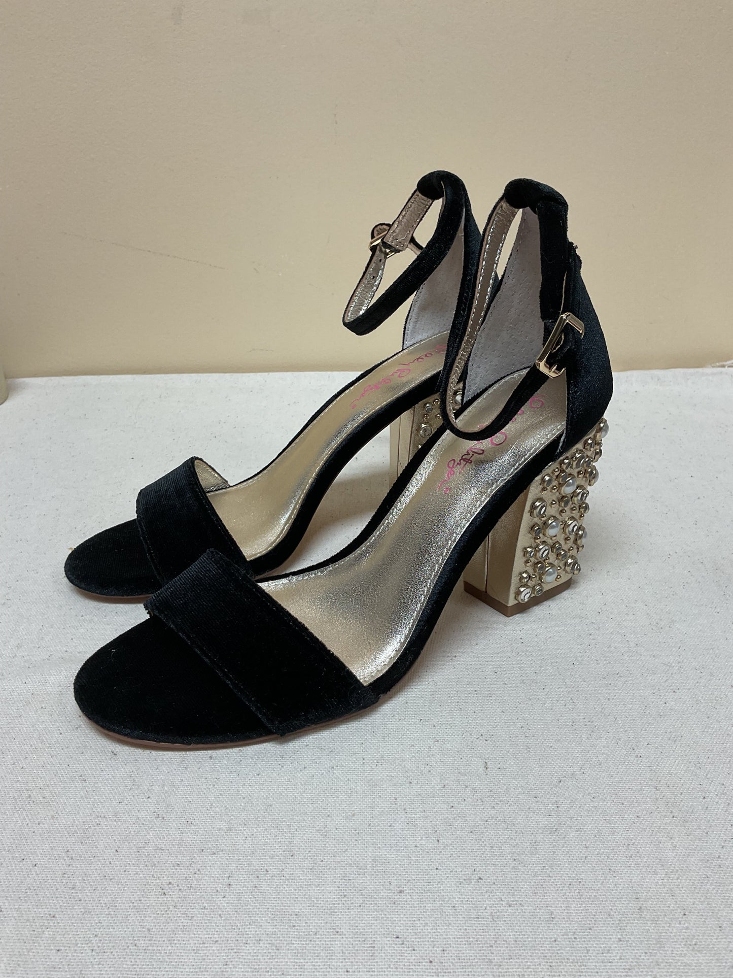 Shoes Designer By Lilly Pulitzer In Black & Gold, Size:6