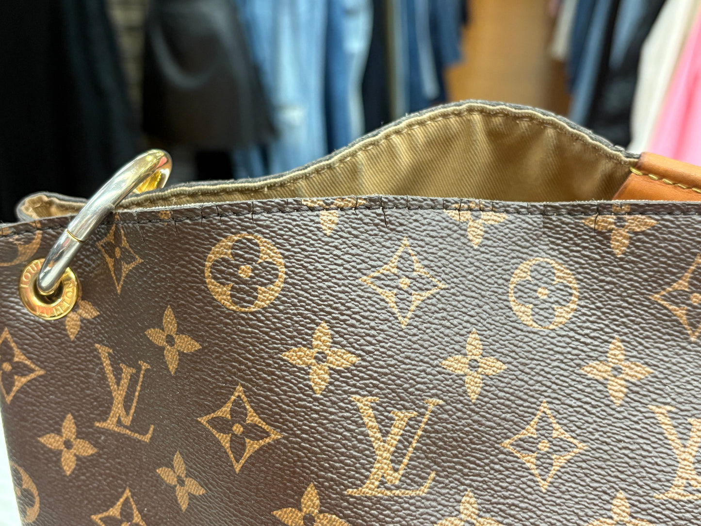 Handbag Luxury Designer By Louis Vuitton, Size: Large