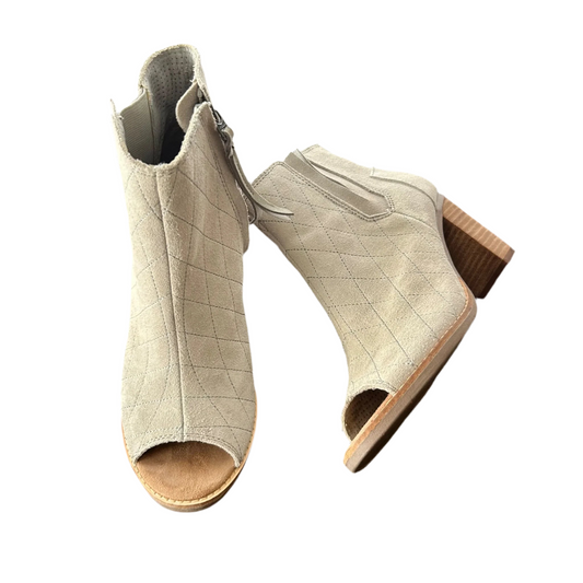 Boots Ankle Heels By Toms In Grey, Size: 7