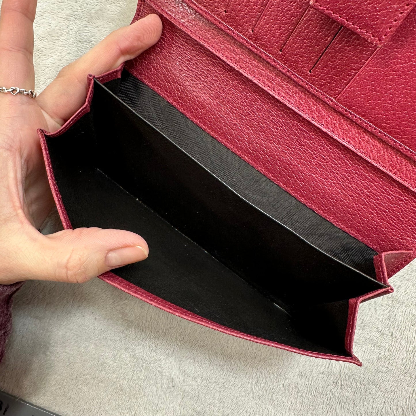 Wallet Luxury Designer By Gucci, Size: Medium