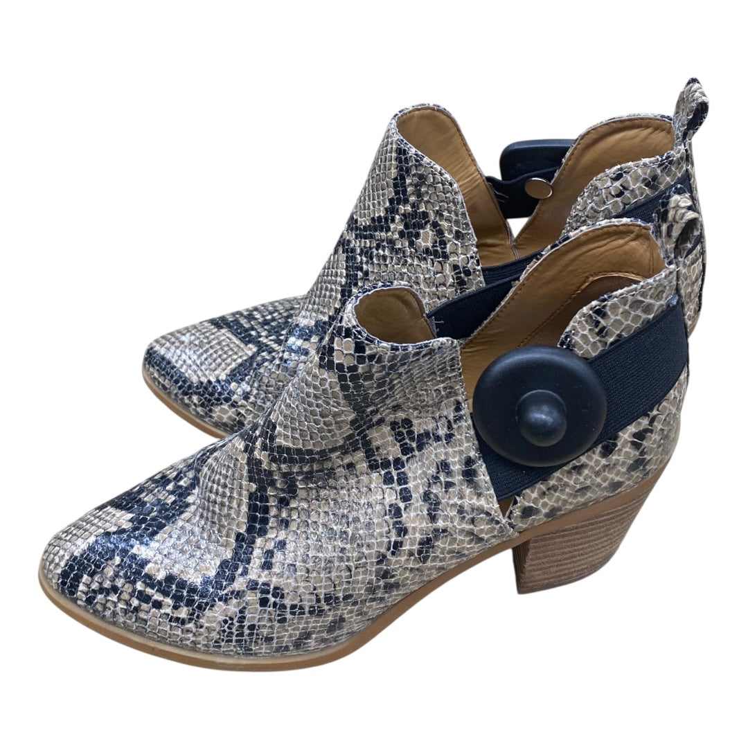 Boots Ankle Heels By Dolce Vita In Animal Print, Size:7.5