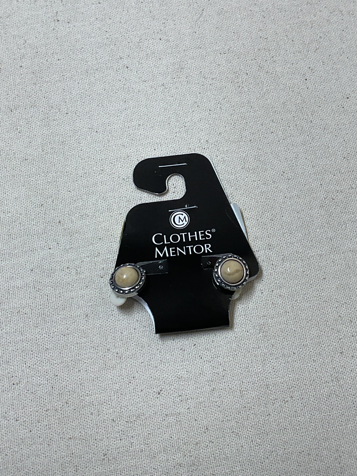 Earrings Clip By Clothes Mentor In Silver & Tan