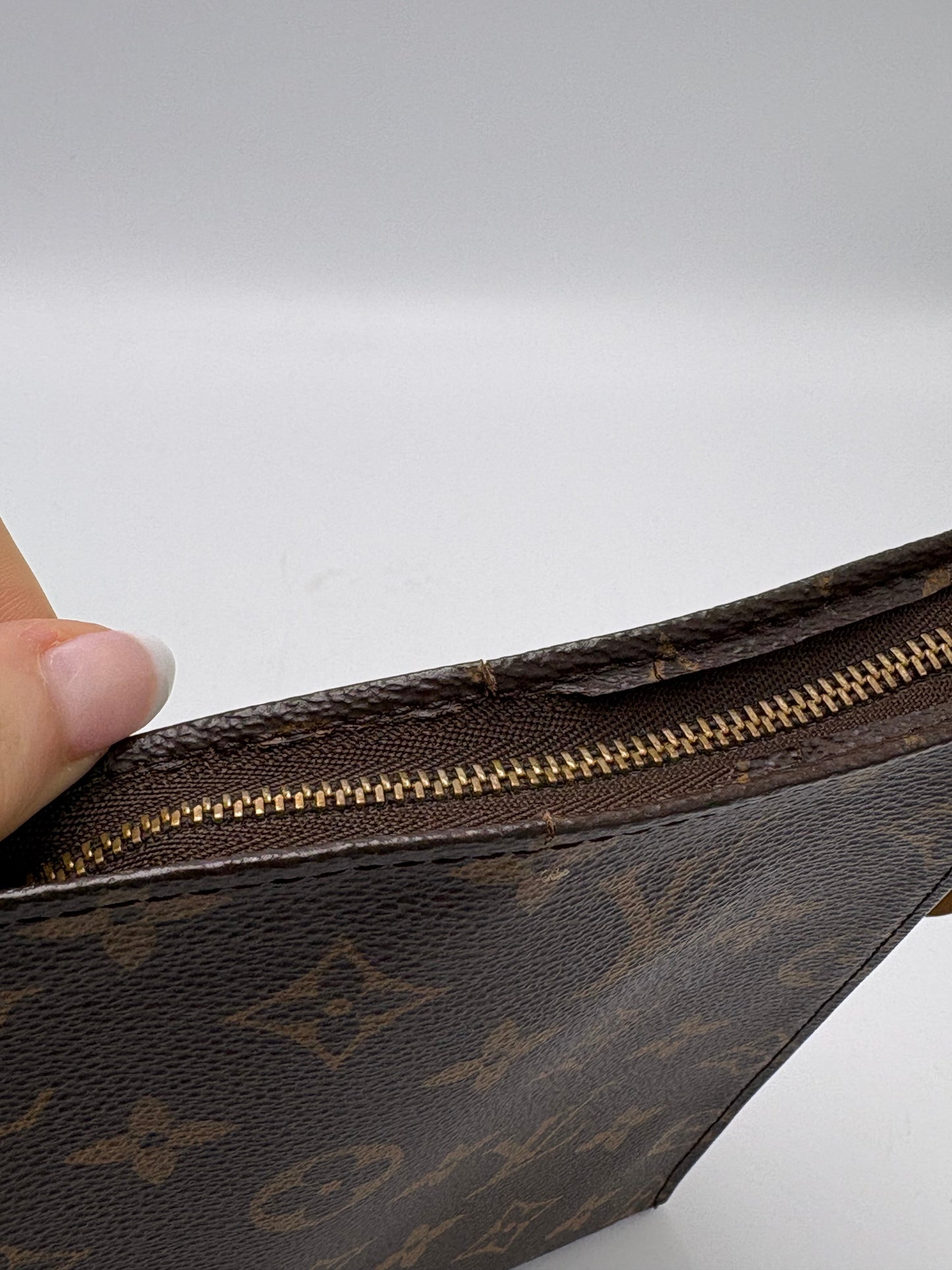 Louis Vuitton Monogram Toiletry Pouch 26 Luxury Makeup Bag