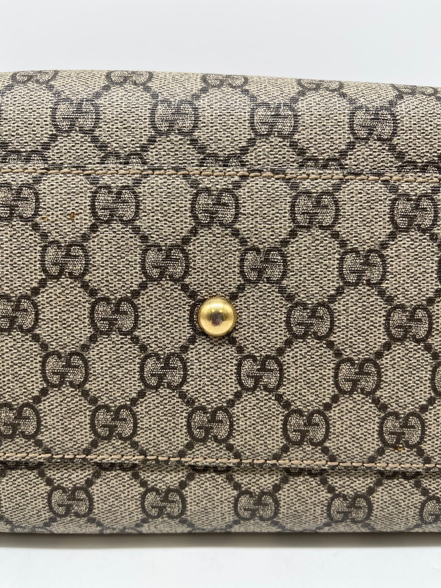 Handbag Luxury Designer By Gucci, Size: Medium