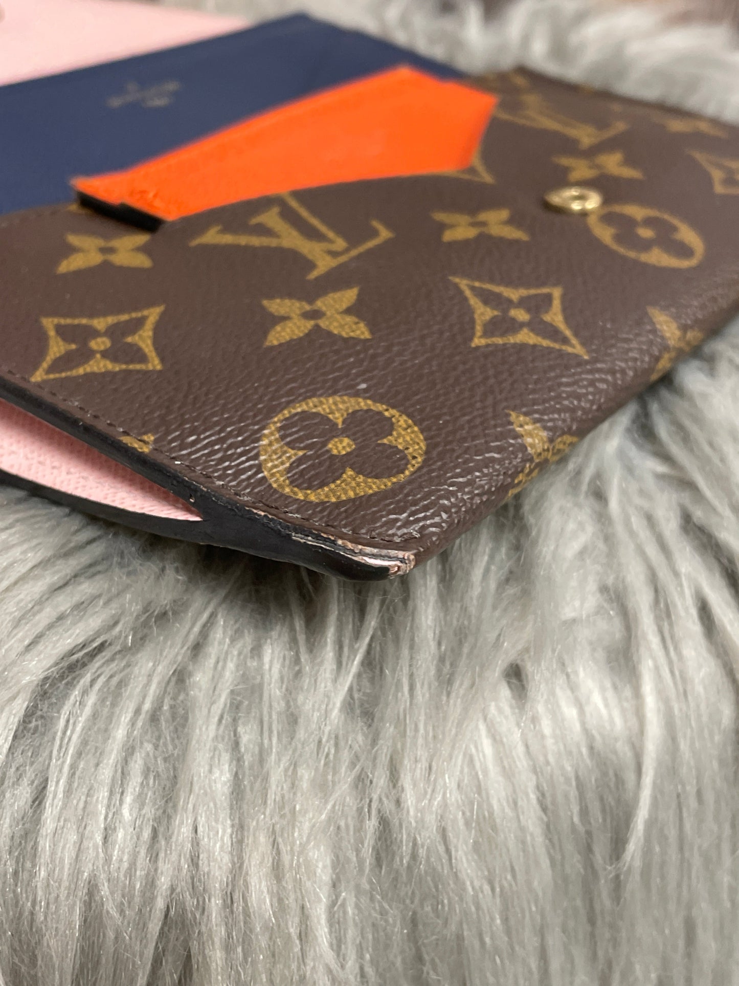 Wallet Luxury Designer By Louis Vuitton, Size: Medium