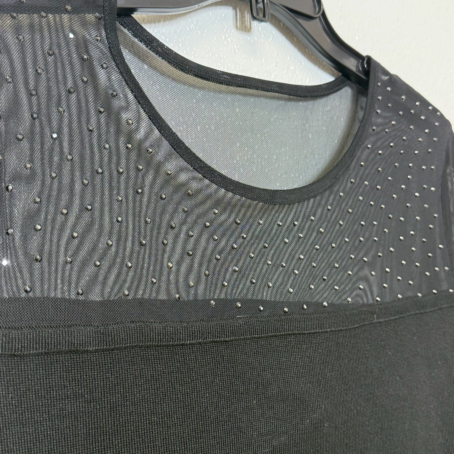 Top Long Sleeve By Clothes Mentor In Black, Size: L