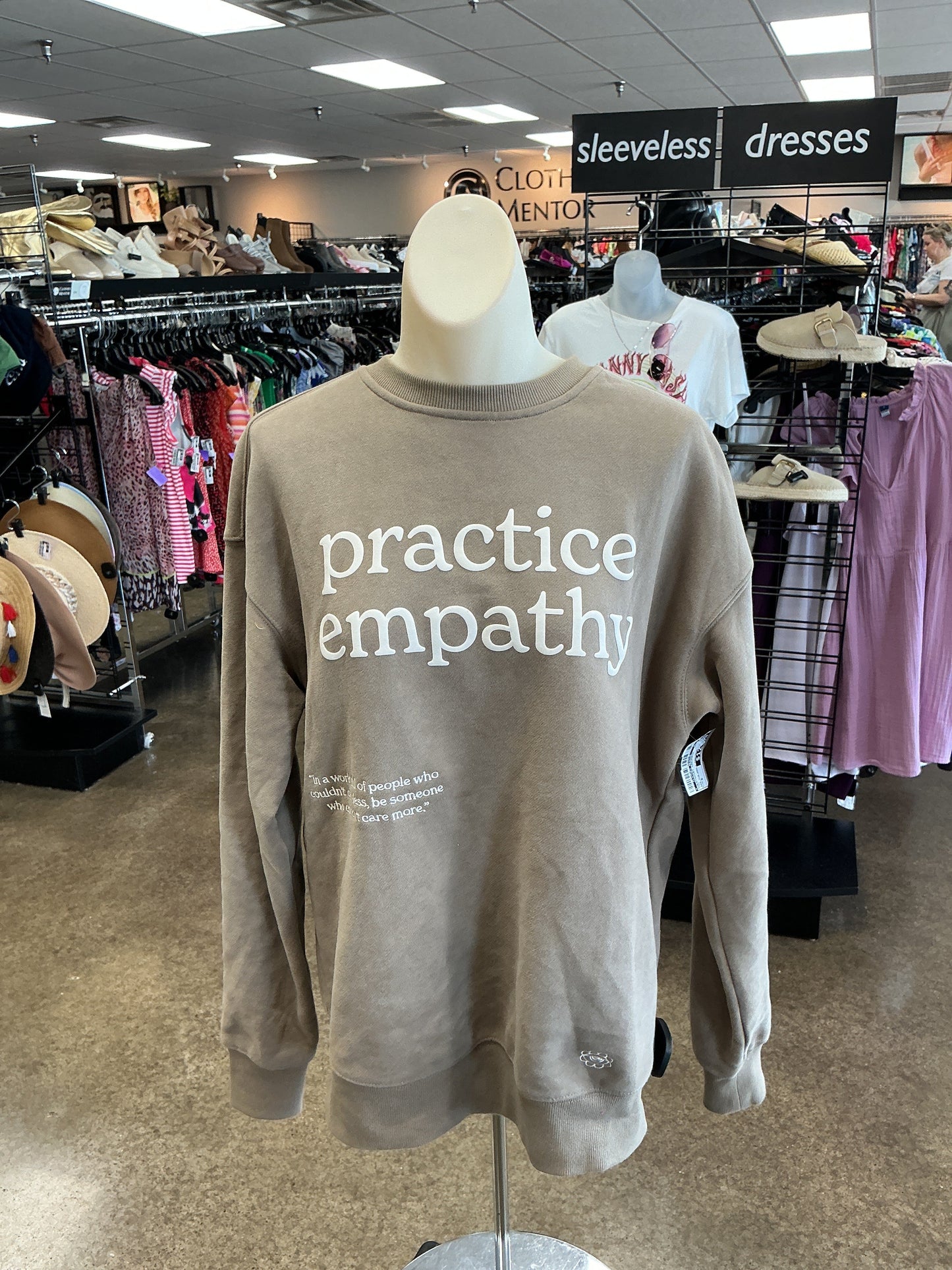 Sweatshirt Crewneck By Clothes Mentor In Tan, Size:S
