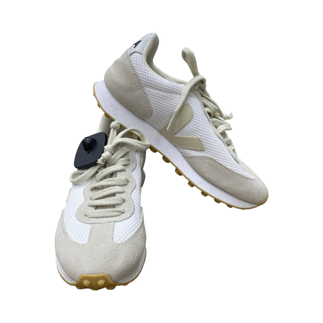 Shoes Sneakers By Veja In Cream & White, Size:6