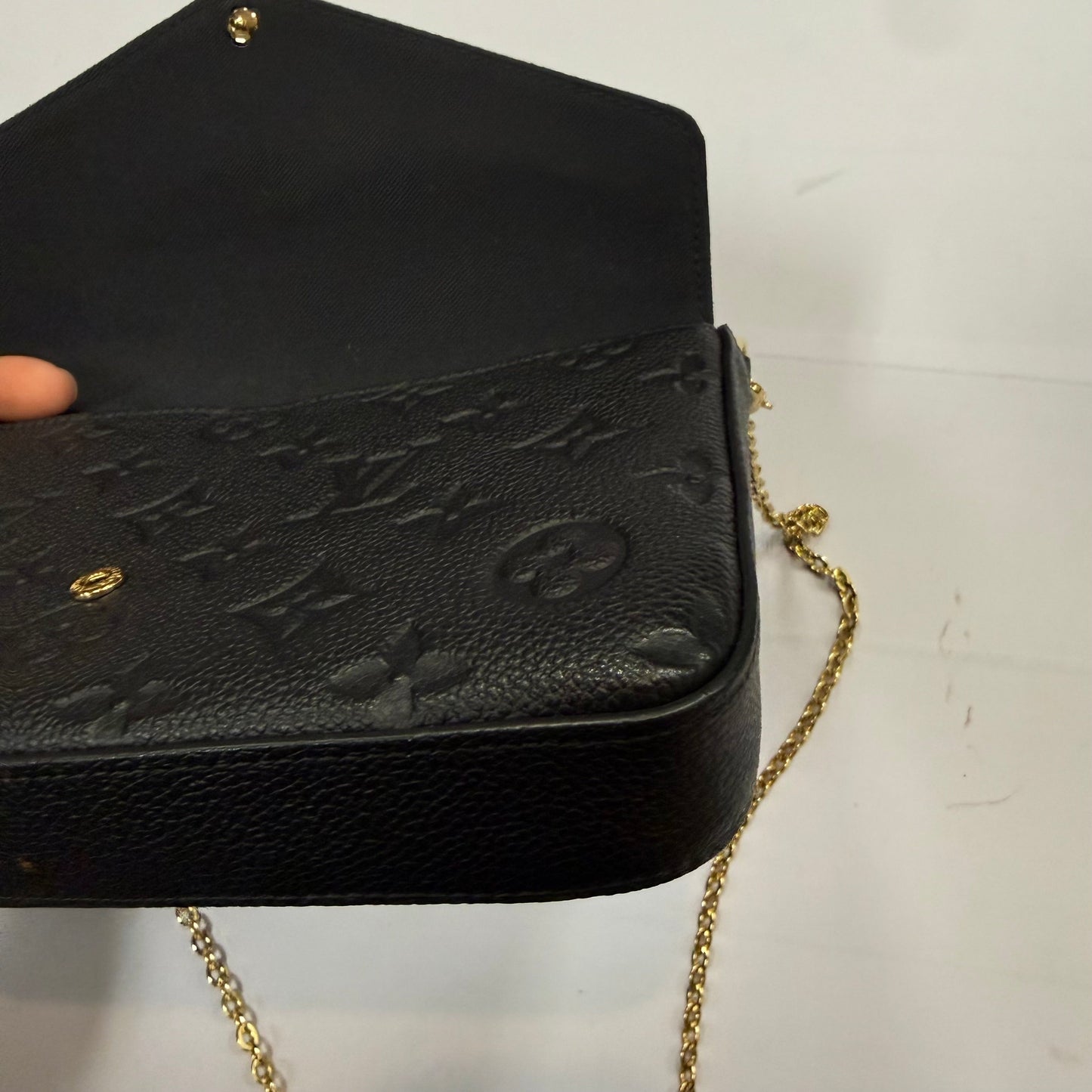 Crossbody Luxury Designer By Louis Vuitton, Size: Small