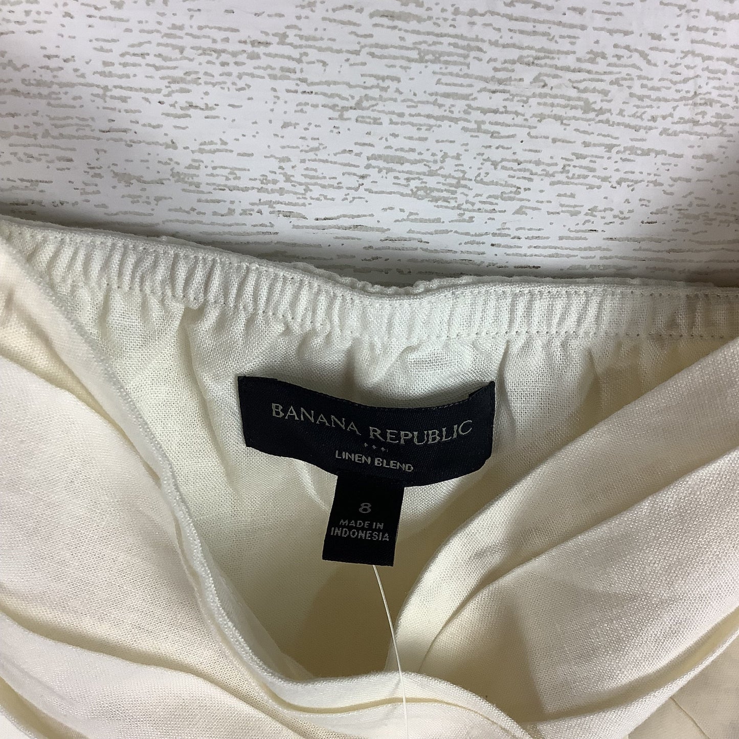 Top Sleeveless By Banana Republic In Cream, Size: 8