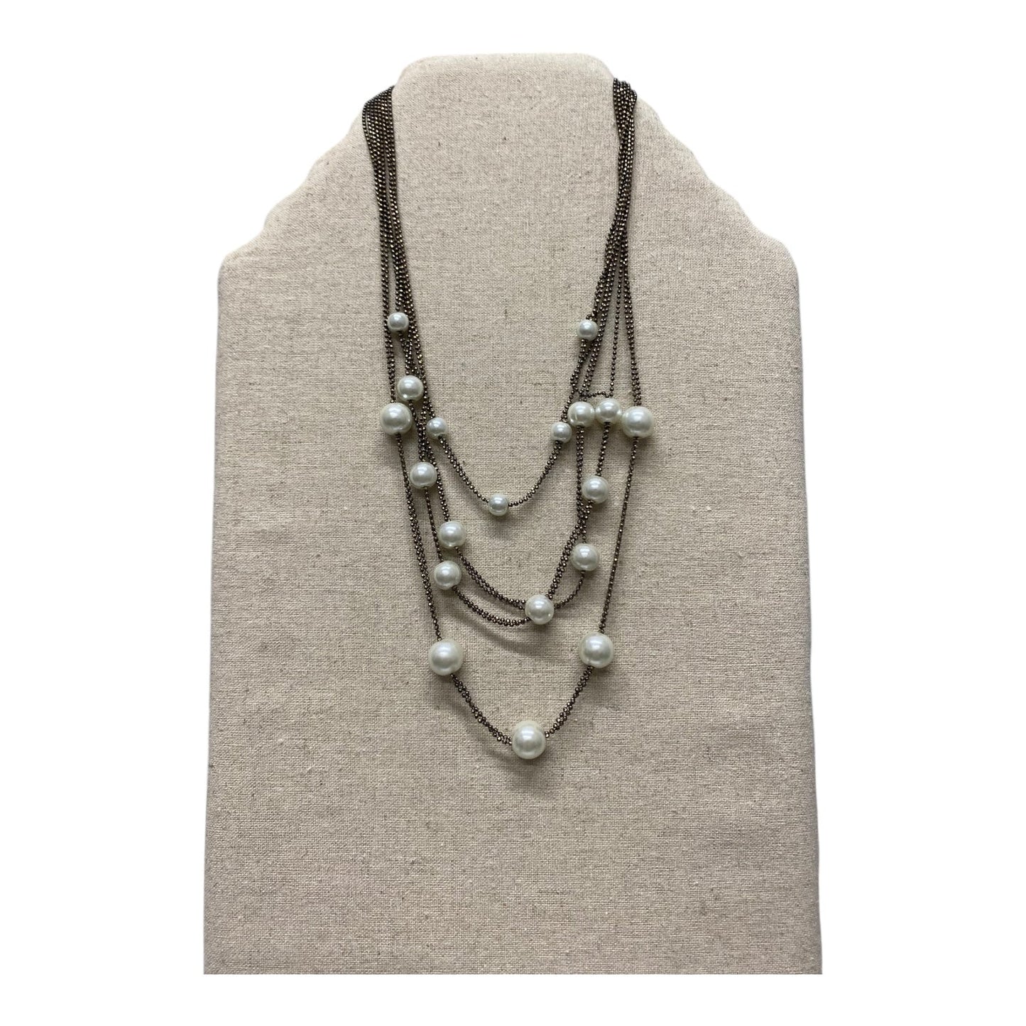 Necklace Layered  In White