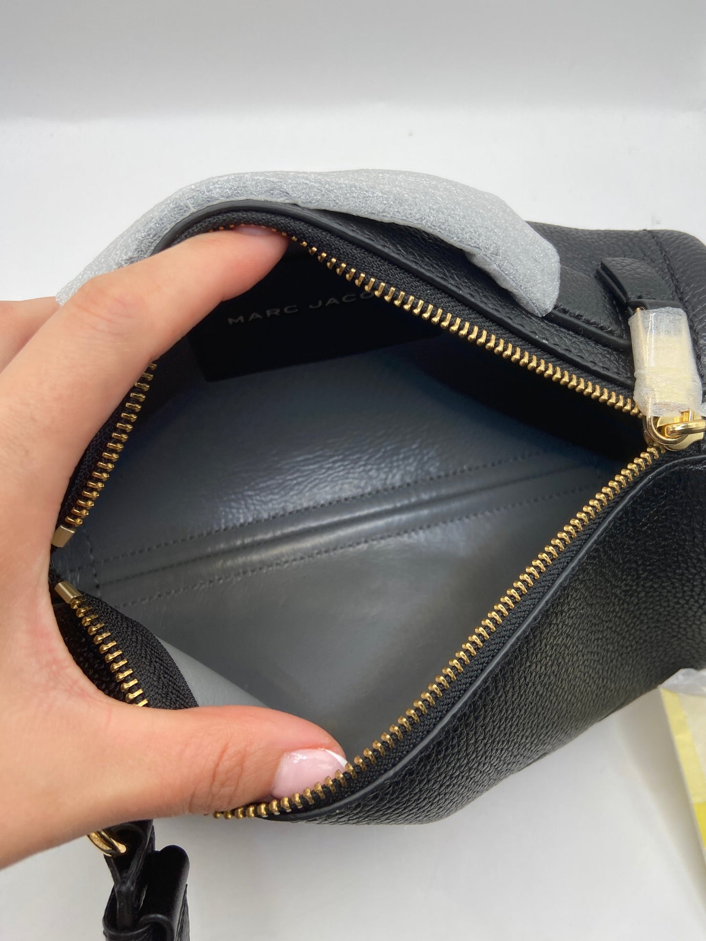 Crossbody Luxury Designer By Marc Jacobs, Size: Small