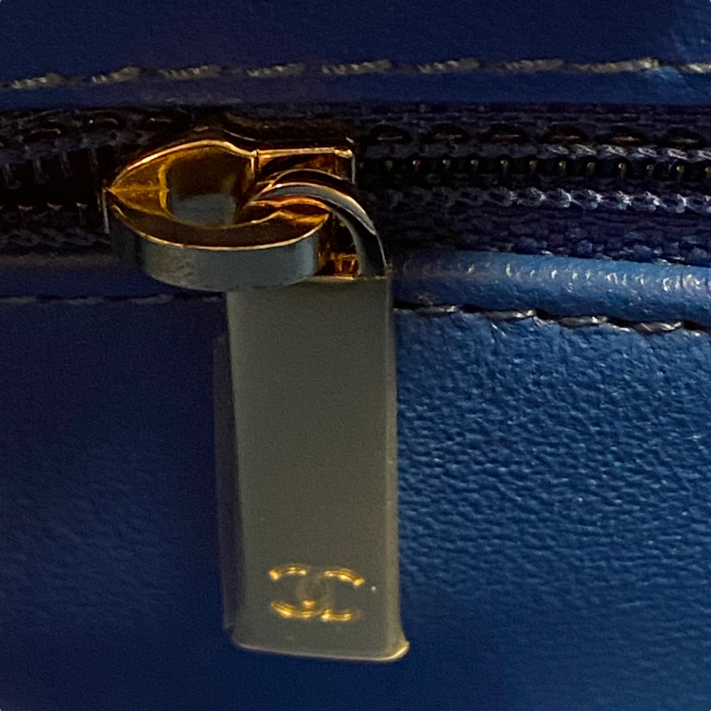 Handbag Luxury Designer By Chanel, Size: Medium