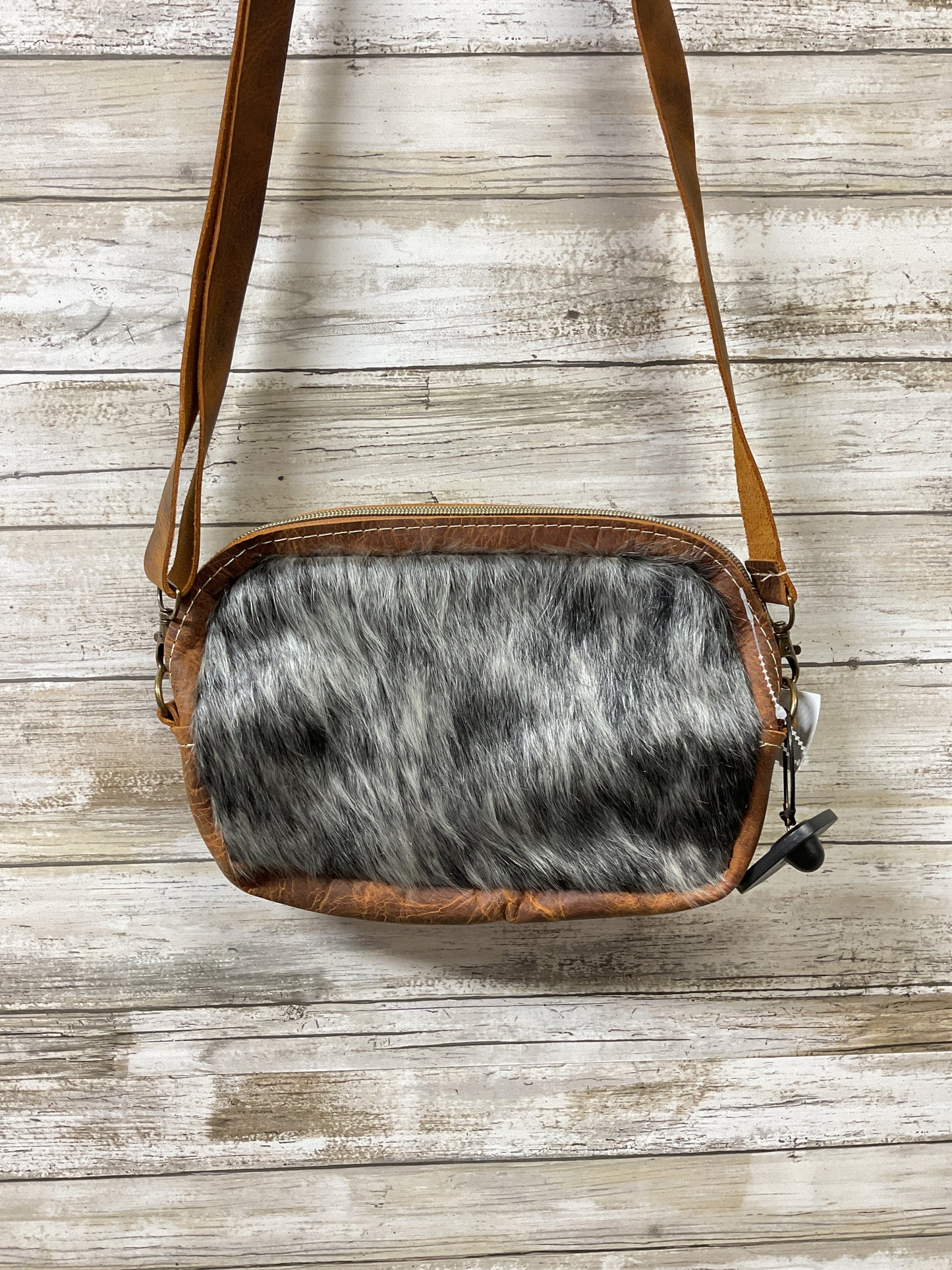 Crossbody By Cmb In Brown, Size:Medium