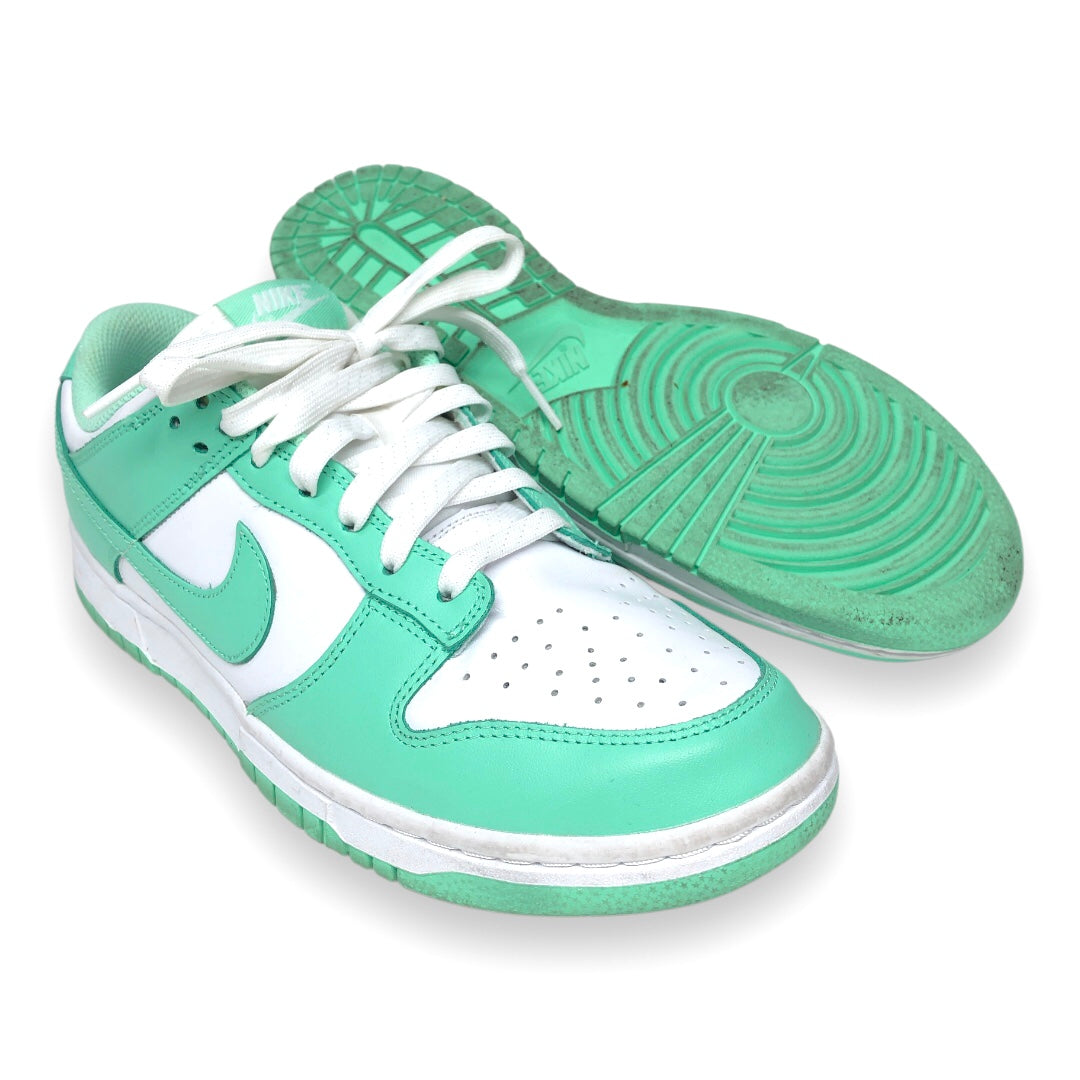 Shoes Sneakers By Nike In Green & White, Size: 9.5