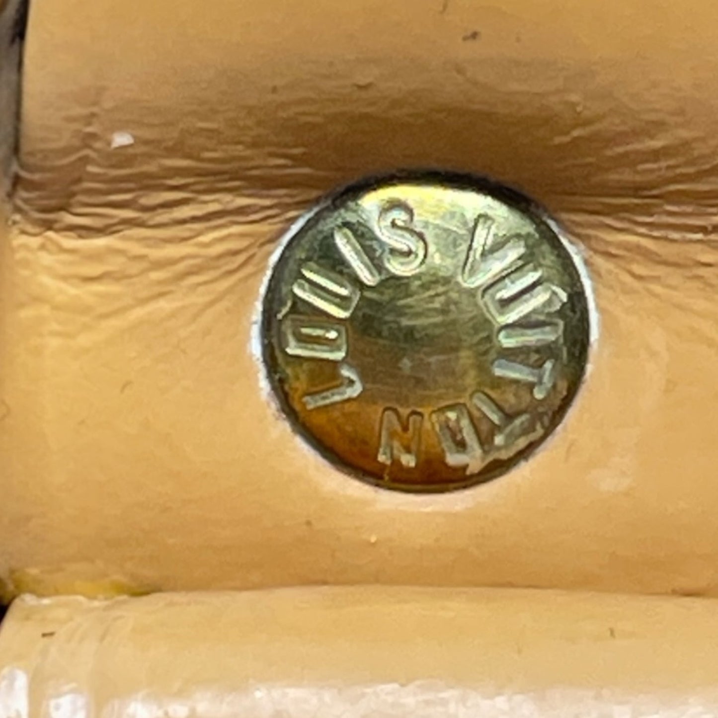 Handbag Luxury Designer By Louis Vuitton, Size: Medium