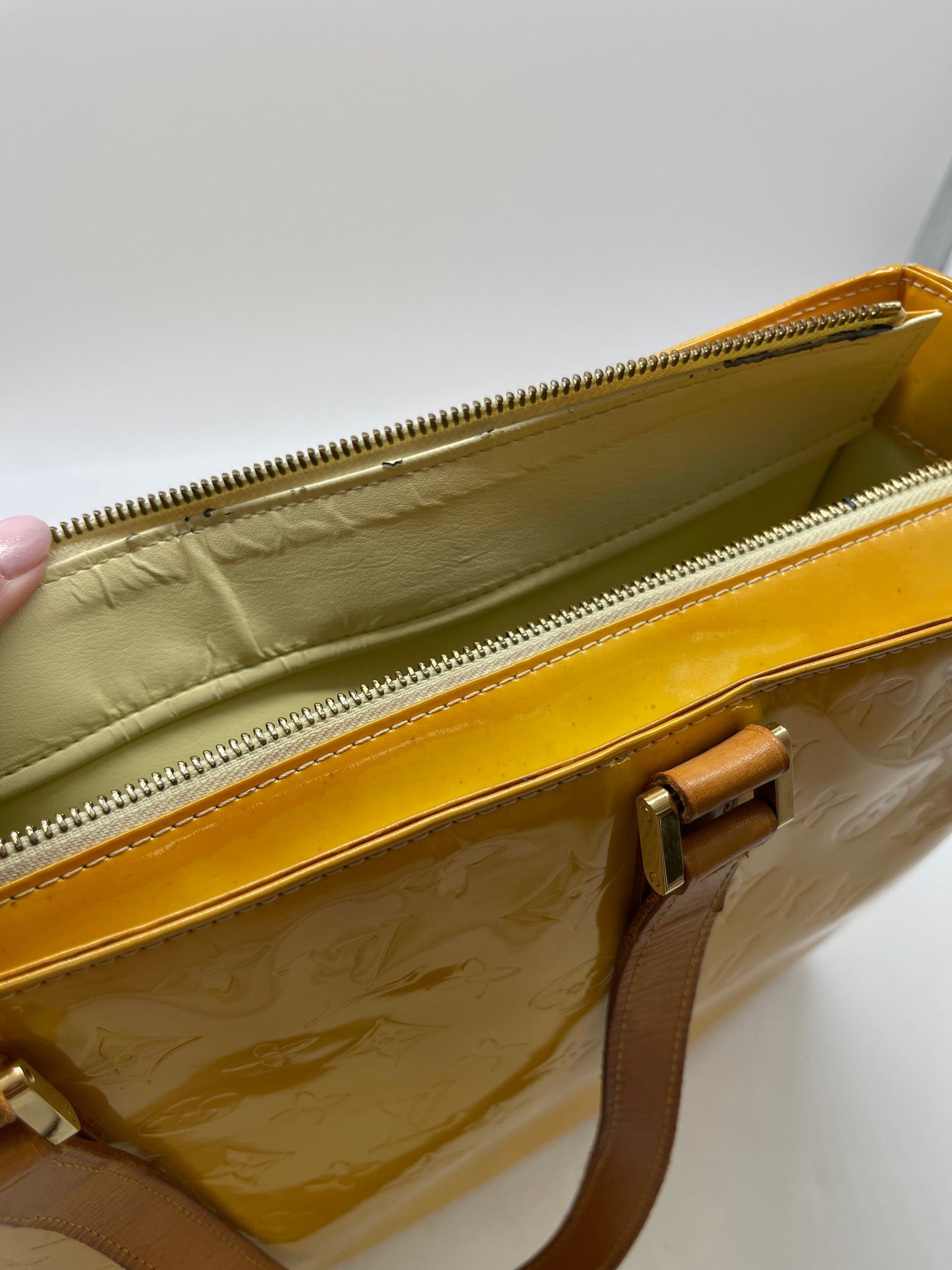 Handbag Luxury Designer By Louis Vuitton, Size: Large