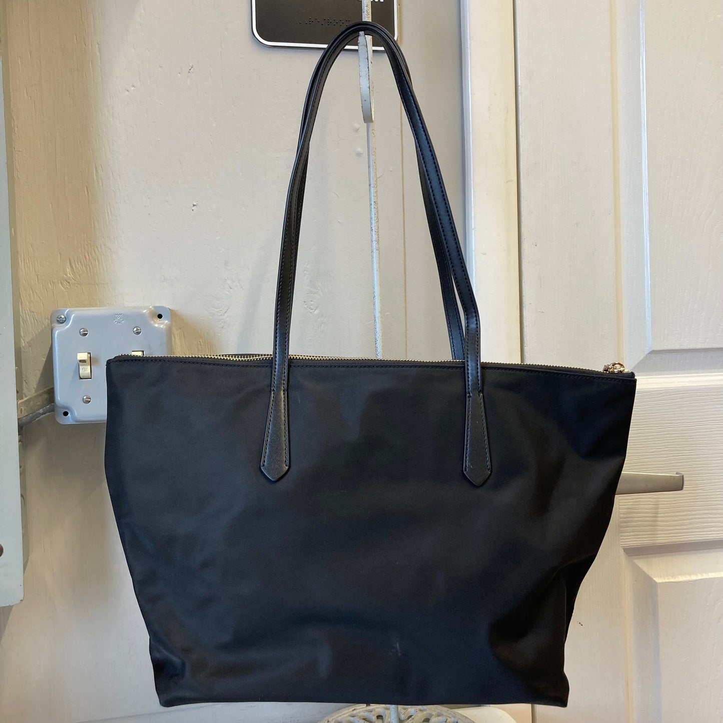 Handbag Designer By Kate Spade In Black, Size:Medium