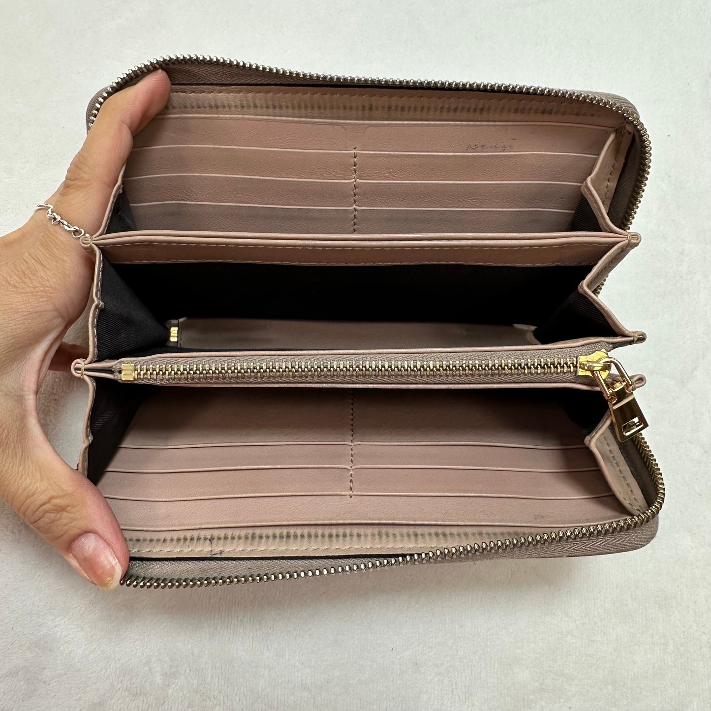 Wallet Luxury Designer By Gucci, Size: Large