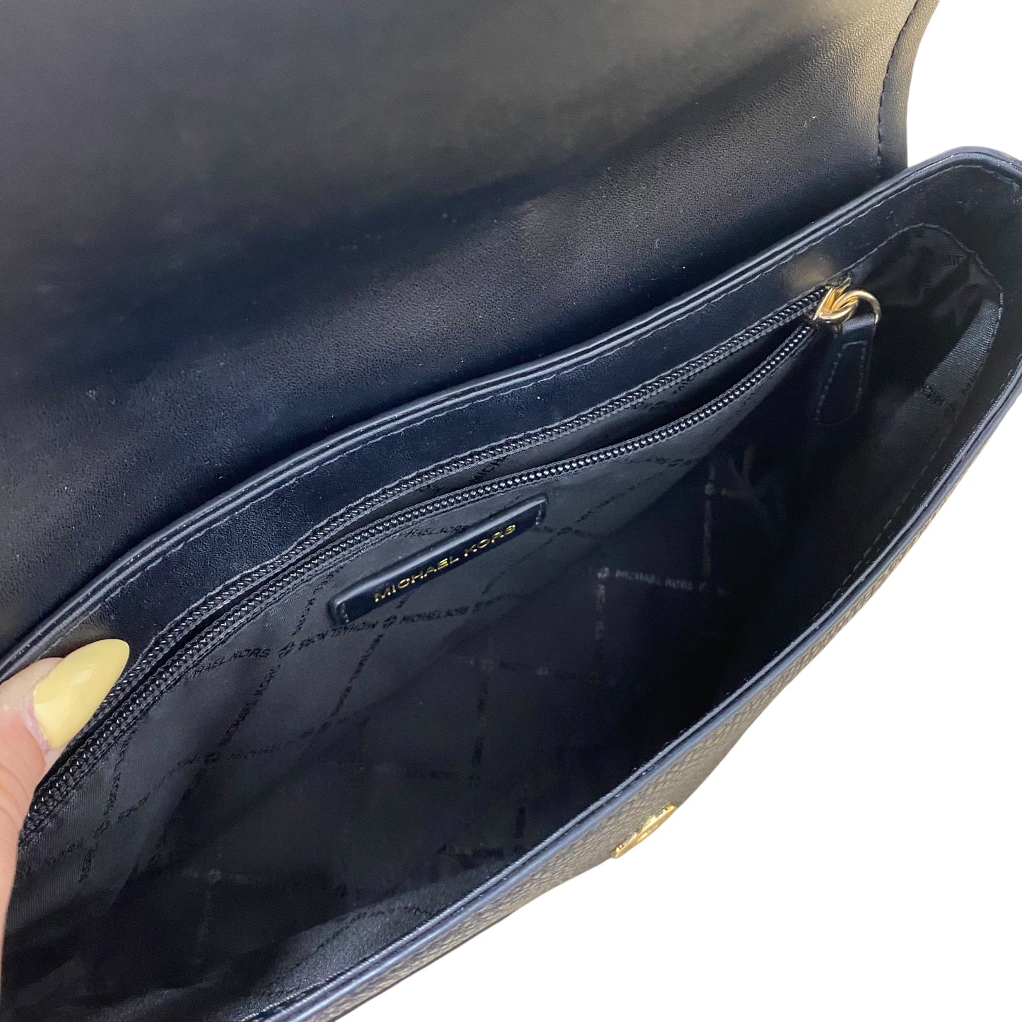 Handbag Designer By Michael Kors In Black, Size:Medium