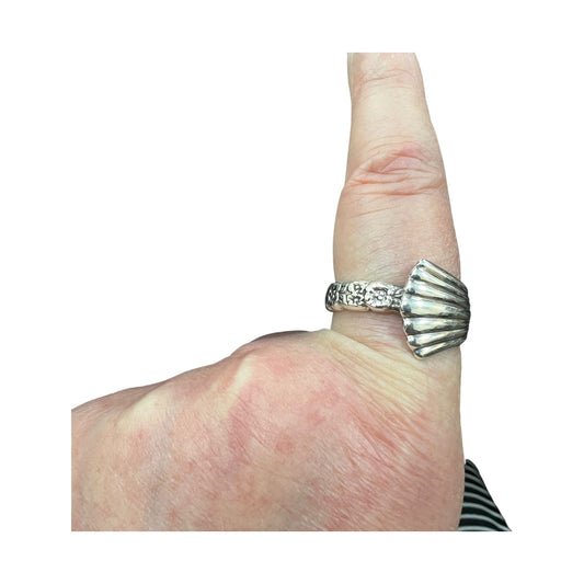 Ring Band By Oneida In Silver