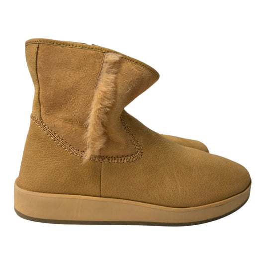 Boots Ankle Flats By Olukai In Tan, Size:9.5