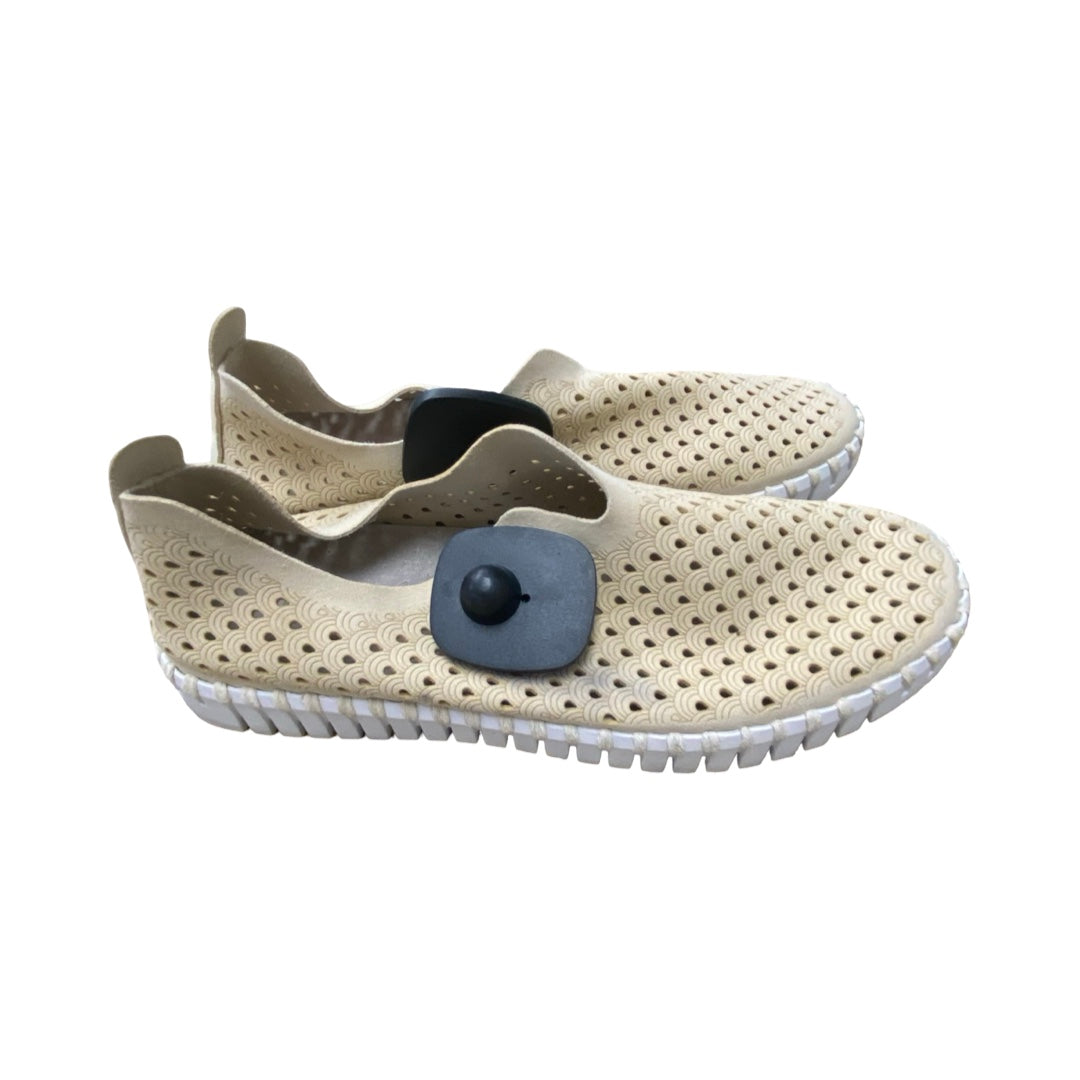 Shoes Flats By Cmc In Beige, Size:8