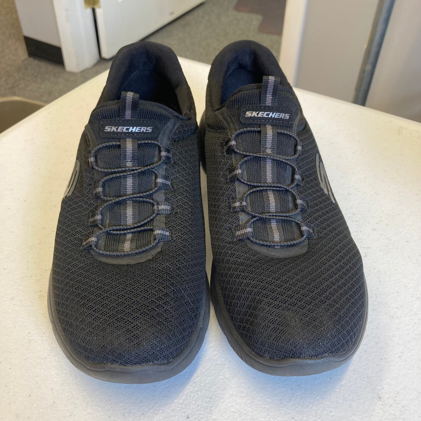 Shoes Athletic By Skechers In Black, Size:9.5