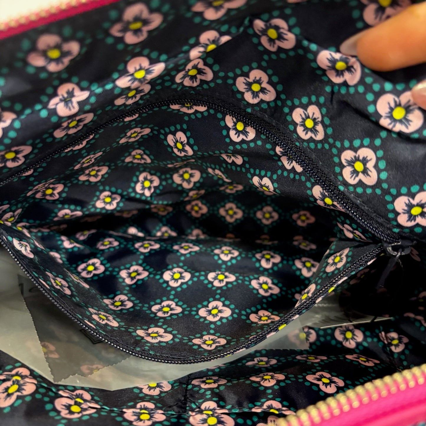 Handbag By Vera Bradley, Size: Medium