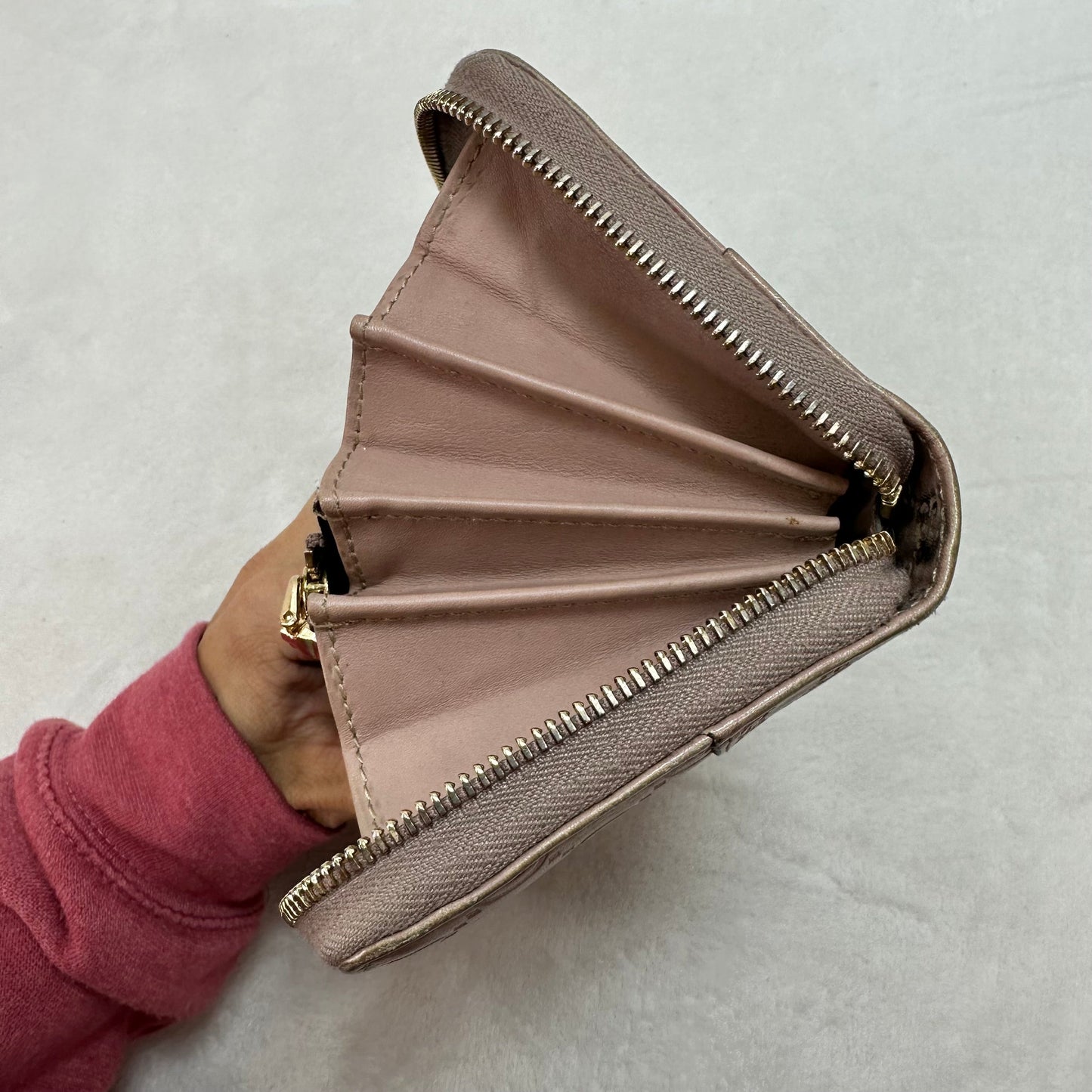 Wallet Luxury Designer By Gucci, Size: Large