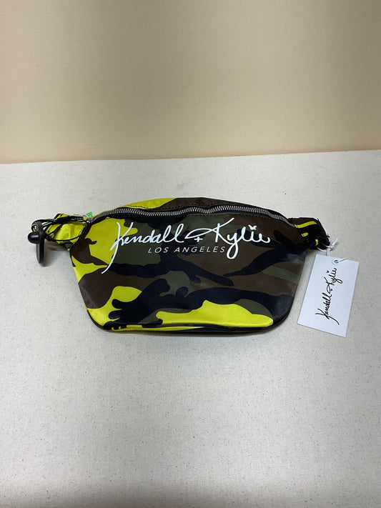 Belt Bag By Clothes Mentor In Camouflage Print, Size:Large